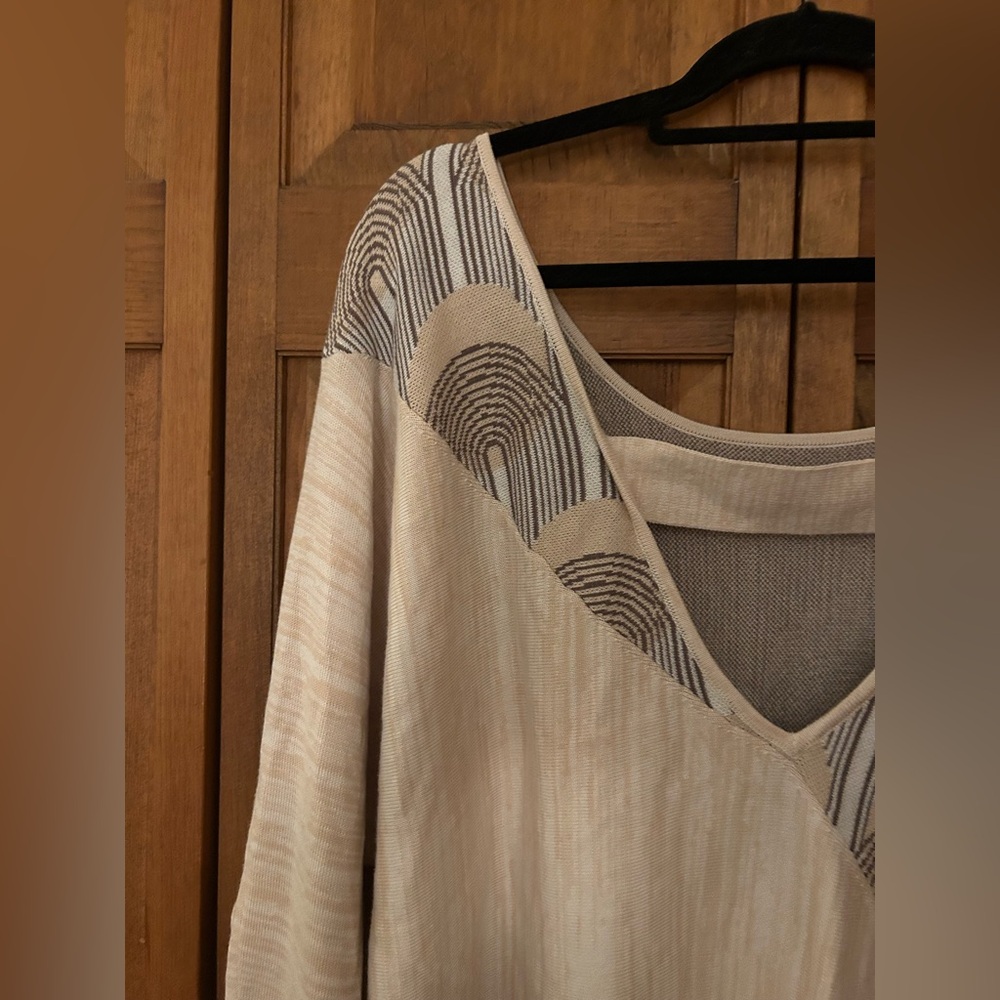 Daily Practice Sweater - Picture 9 of 14